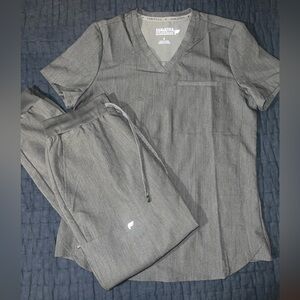Fabletics Heather Gray Scrub Set - Small EUC!